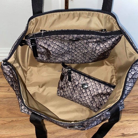 🖤Coach Nylon Bag, Snap Pouch & Cosmetic Pouch🖤 - Picture 7 of 16